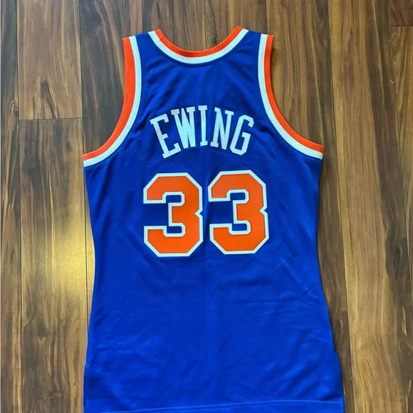 Mitchell & Ness Patrick Ewing New York Knicks Jersey - Picture 5 of 5